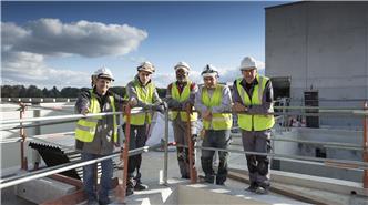 Equipe SUEZ usine de production d'eau potable