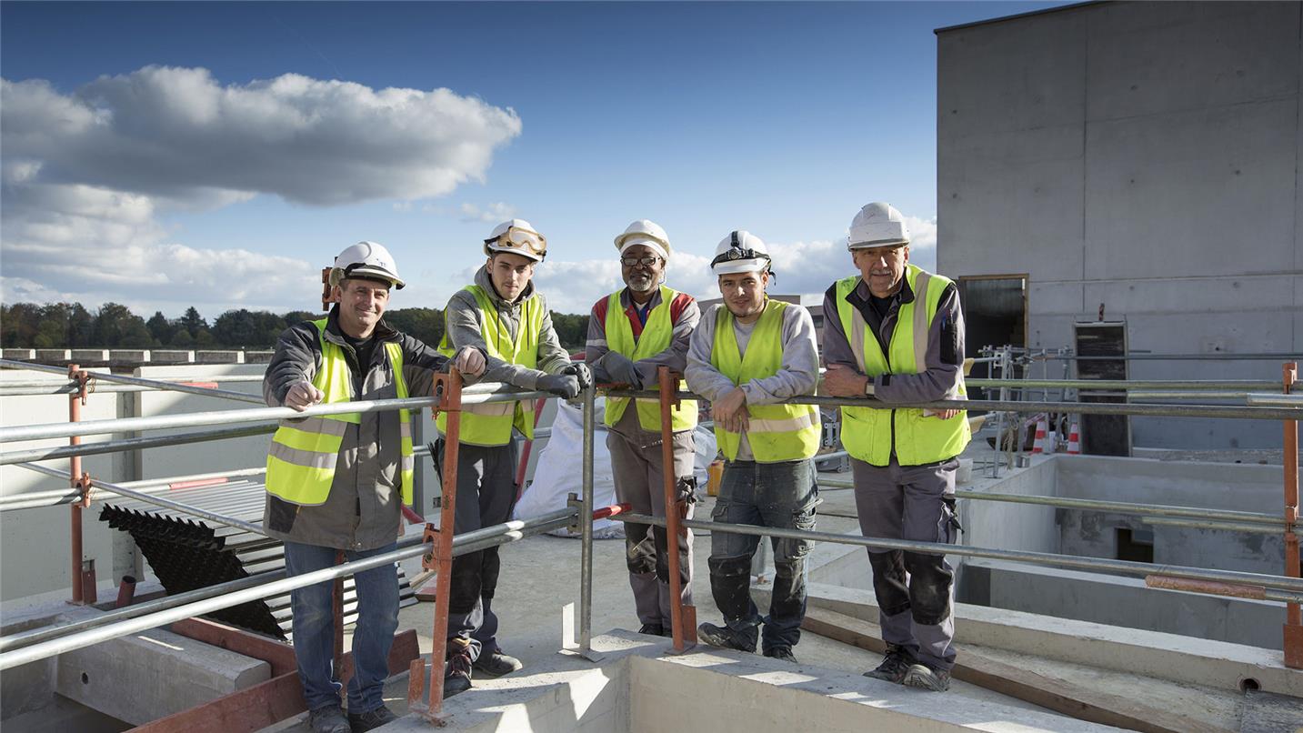 Equipe SUEZ usine de production d'eau potable