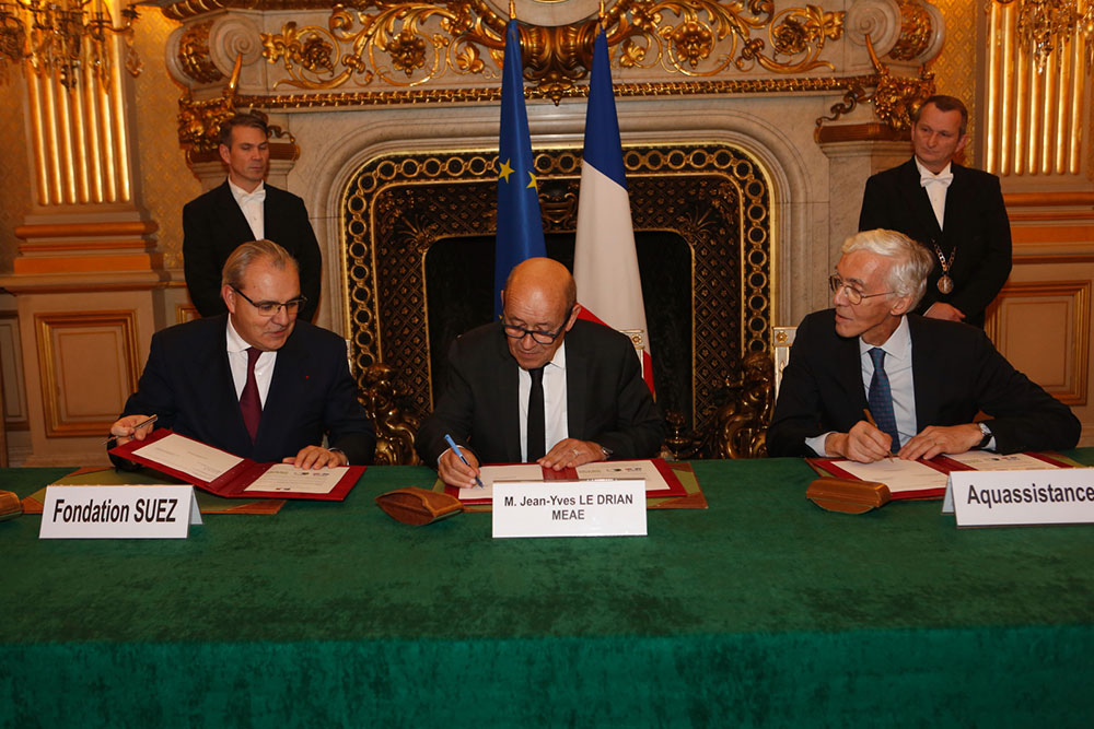 Signature d'un partenariat entre la Fondation SUEZ et le Ministère des Affaires étrangères
